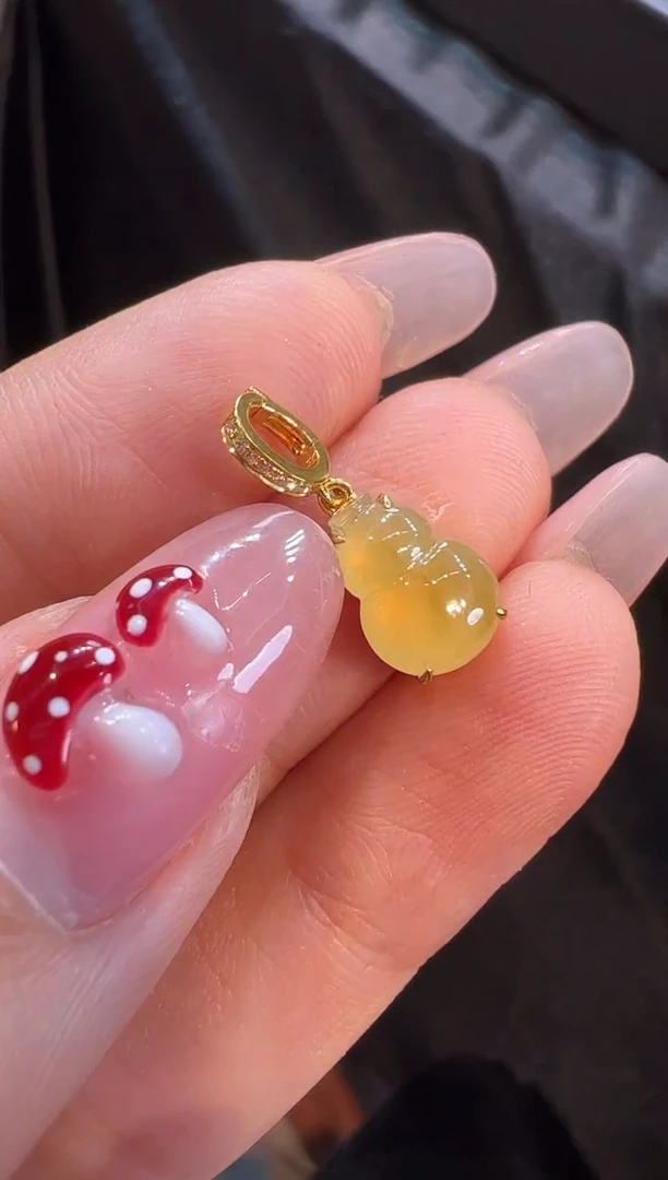 【闪购商品】翡翠颈饰18K金镶嵌吊坠