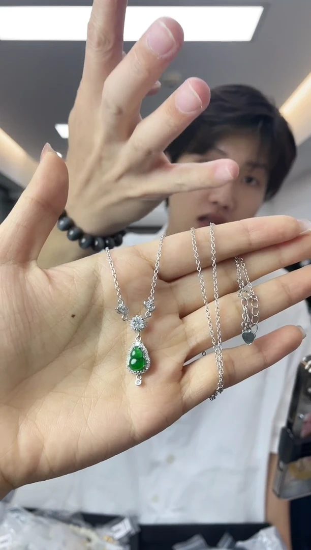 翡翠未镶嵌颈饰多样性一件发货