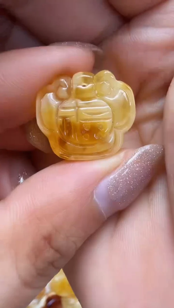 裸石琥珀未镶嵌如图