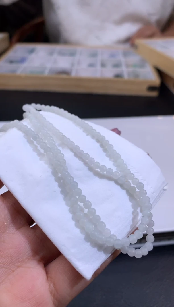 未镶嵌定制翡翠小****?翡翠