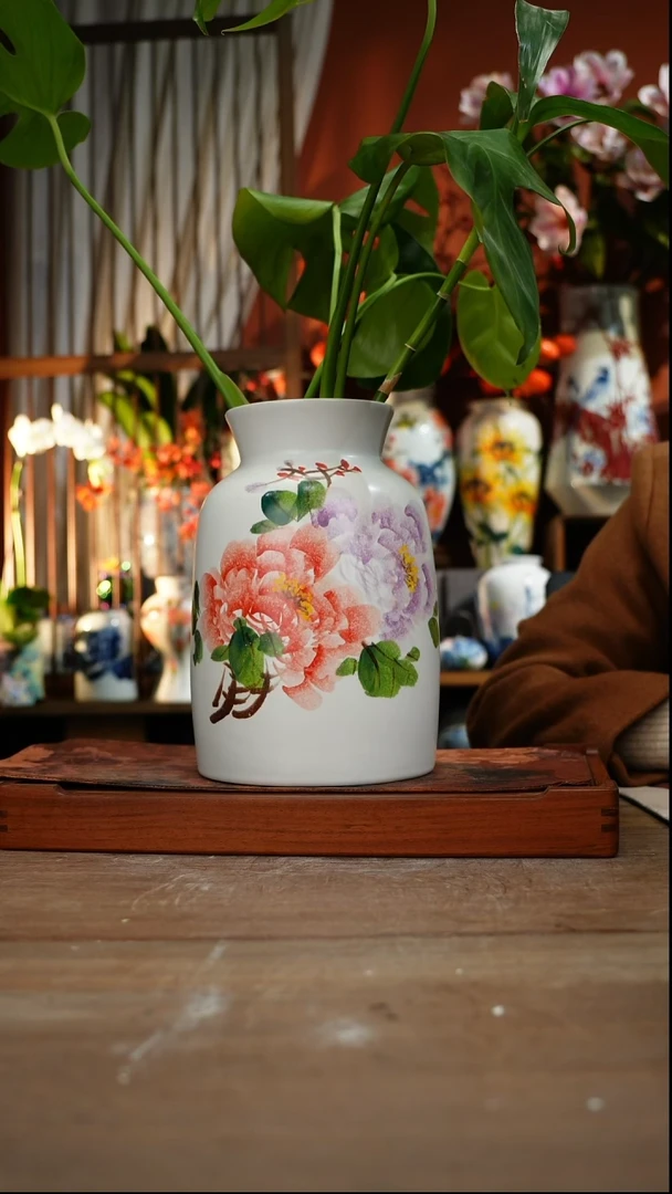 当代景德镇设计师釉下手绘陶瓷花瓶