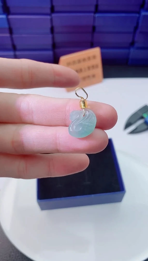 翡翠未镶嵌颈饰1111111111