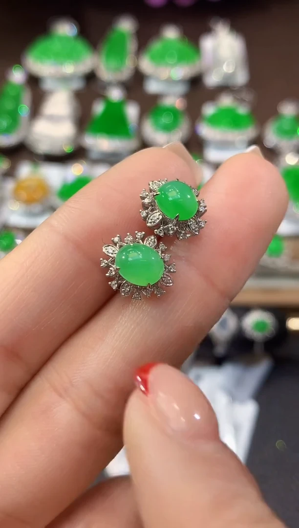 18K金镶嵌翡翠耳饰A23