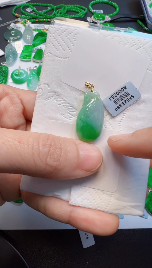【闪购商品】翡翠吊坠(不含链)18K金镶嵌580