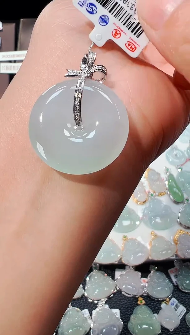 【闪购商品】翡翠吊坠(不含链)18K金镶嵌平安扣吊坠885