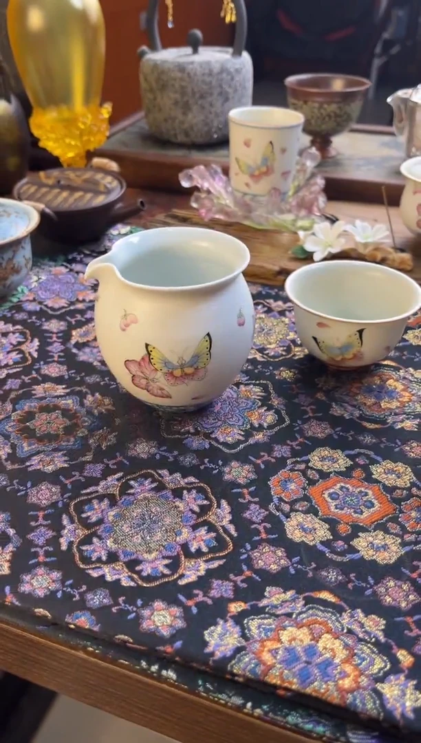 111111雲青素坊【福利款】青花斗彩蝴蝶公道杯