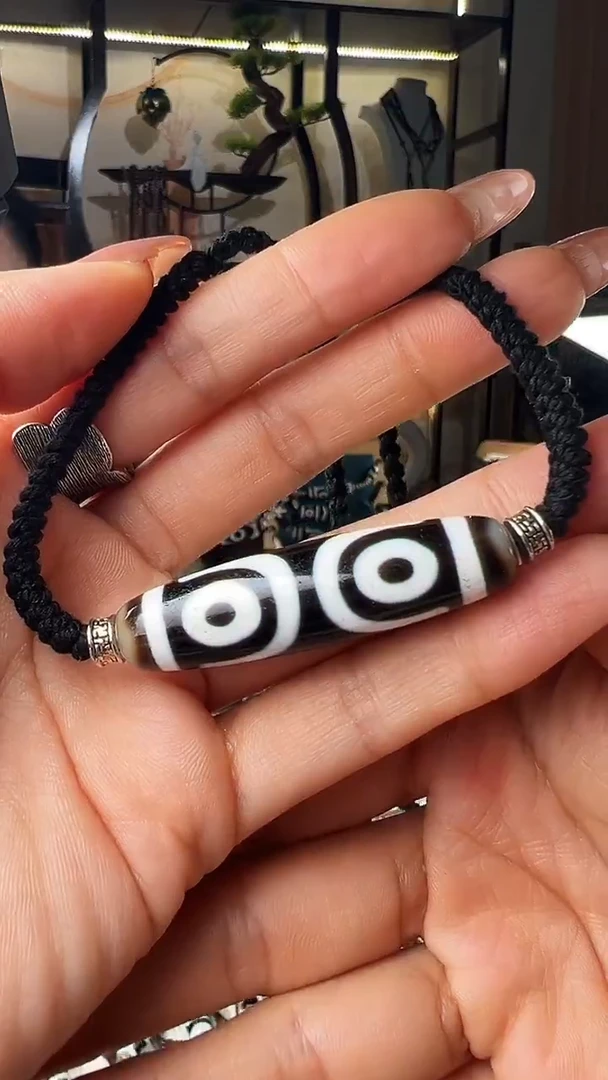 未镶嵌颈饰玛瑙/玉髓w*贝三眼