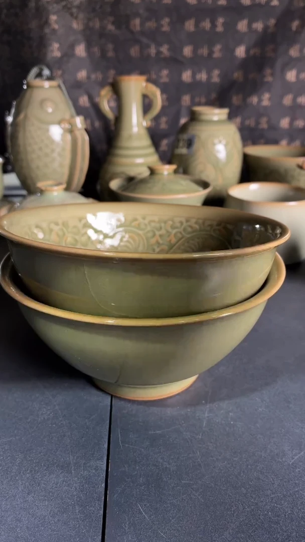 耀州窑仰山微瑕团菊碗单面冰裂