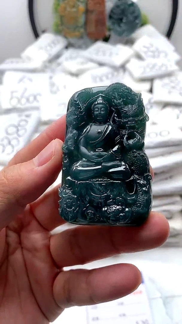 【闪购商品】翡翠颈饰未镶嵌大日如来