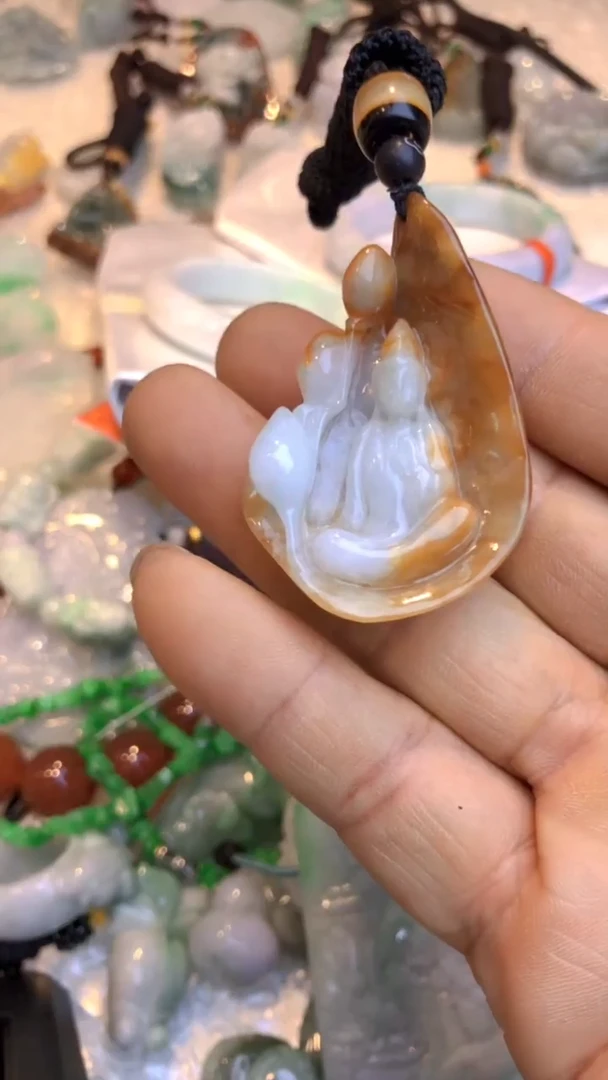 【闪购商品】翡翠吊坠(不含链)未镶嵌皮壳观音