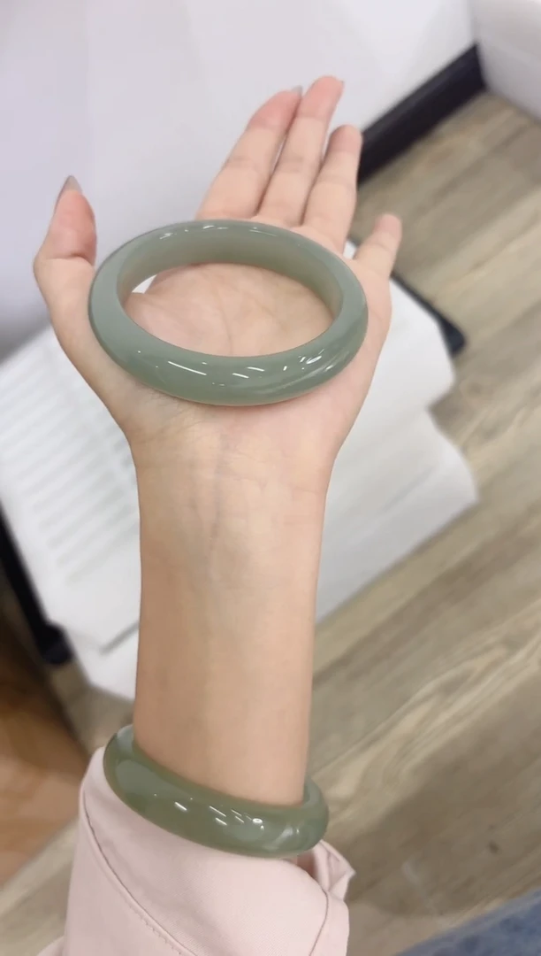 未镶嵌手镯石英质玉147-59D