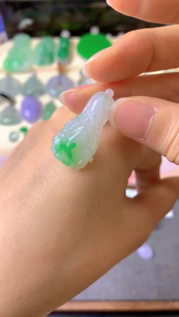 未镶嵌定制翡翠e***a毛货抛光