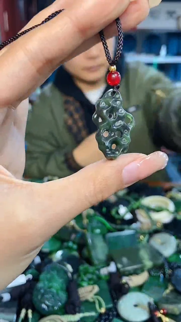 未镶嵌和田玉挂件1