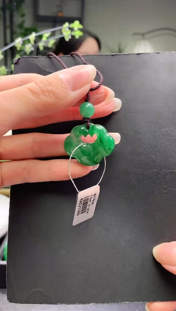 未镶嵌如意锁石英质玉如意锁