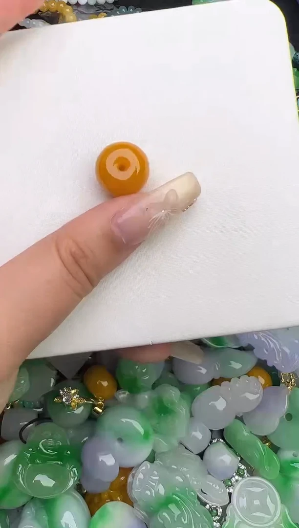 翡翠未镶嵌颈饰天然缅甸翡翠吊坠
