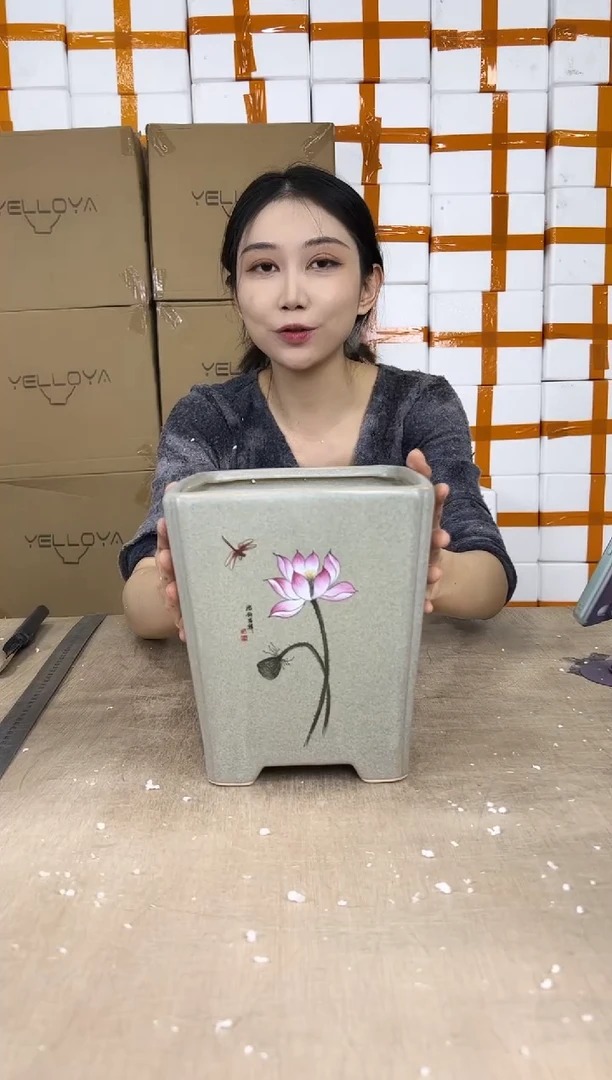 四方淡黄荷花大号19x21