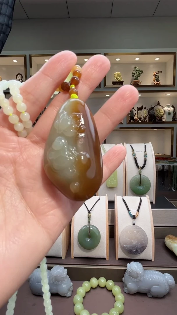 颈饰未镶嵌和田玉苏