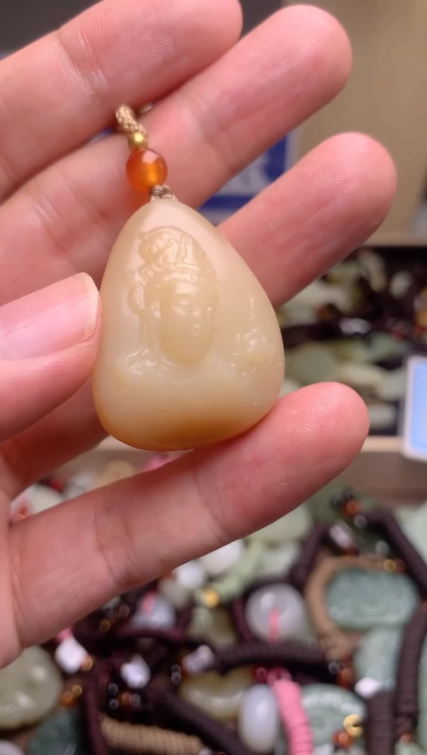 颈饰未镶嵌和田玉1