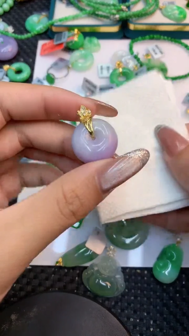 颈饰未镶嵌翡翠1