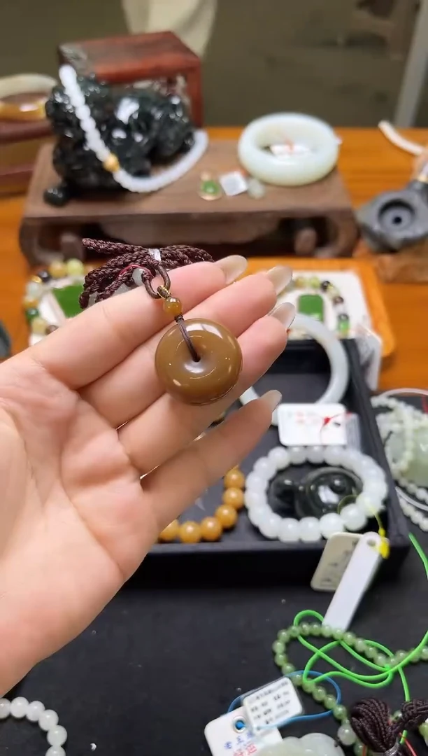 吊坠(不含链)未镶嵌和田玉且末金山糖 平安扣