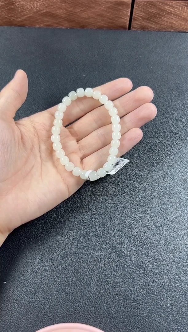 手串未镶嵌和田玉黑山微色差卡6*7手串