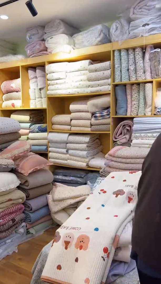 棉米色小熊厚款 139