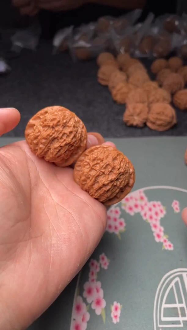 把件文玩核桃a186  血麒麟  39尺