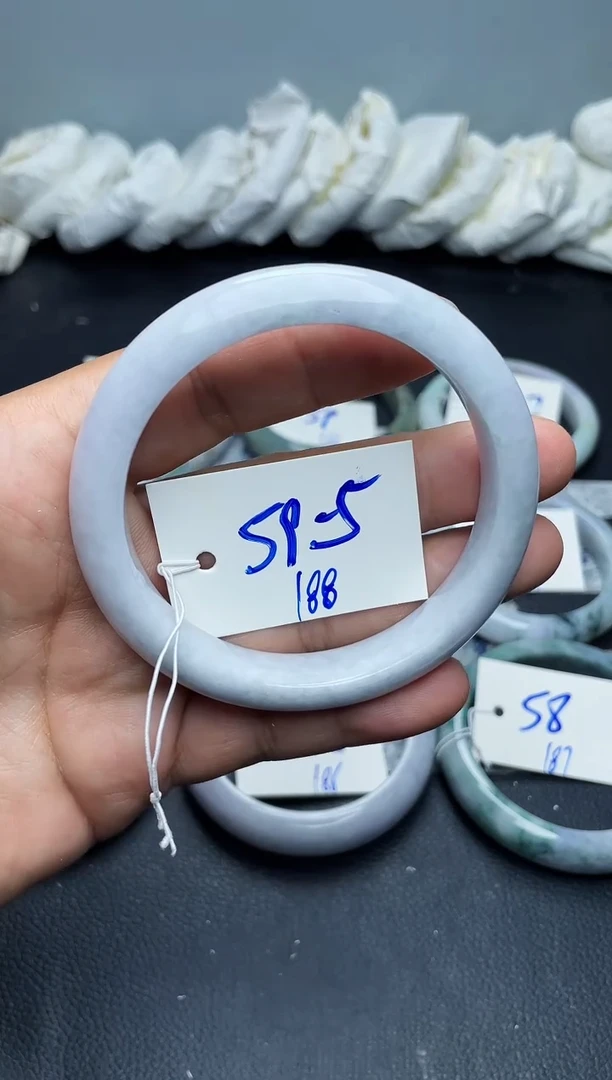 未镶嵌手镯翡翠188