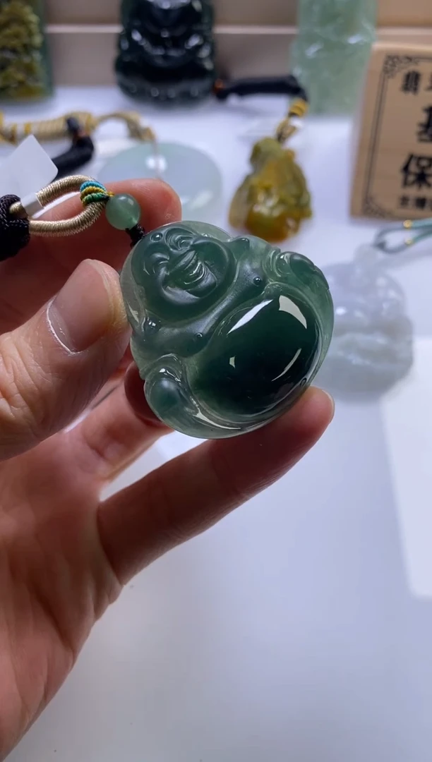 颈饰未镶嵌翡翠