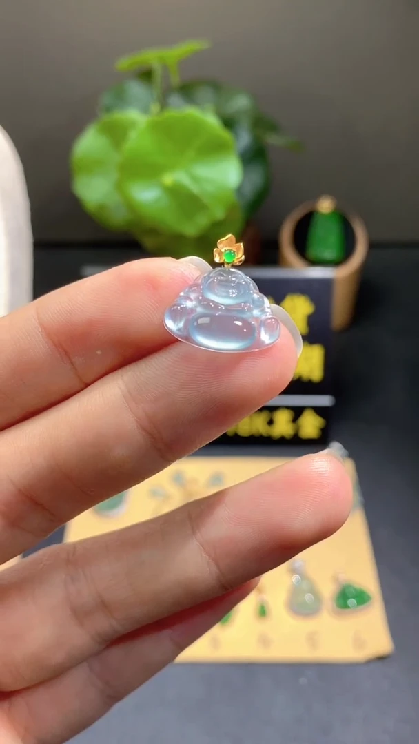 颈饰18K金镶嵌翡翠翡翠A货