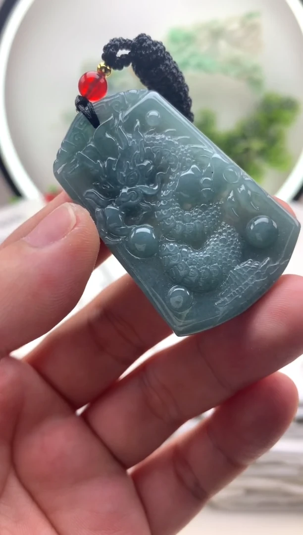 颈饰未镶嵌翡翠龙牌1