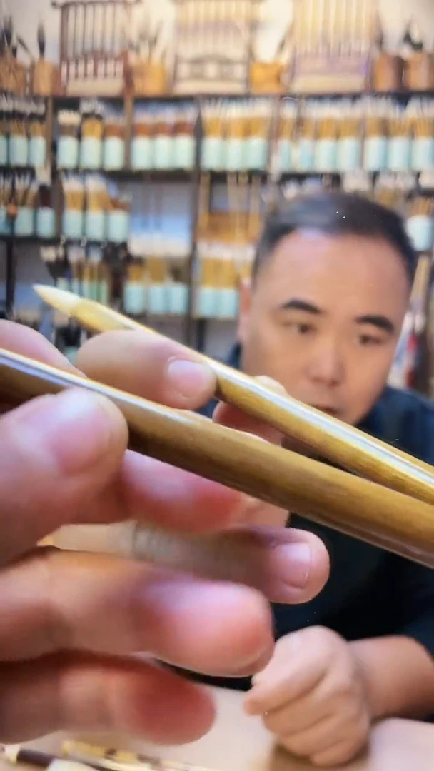 阴沉金丝楠牛角净纯细嫩羊毫一支   孤品