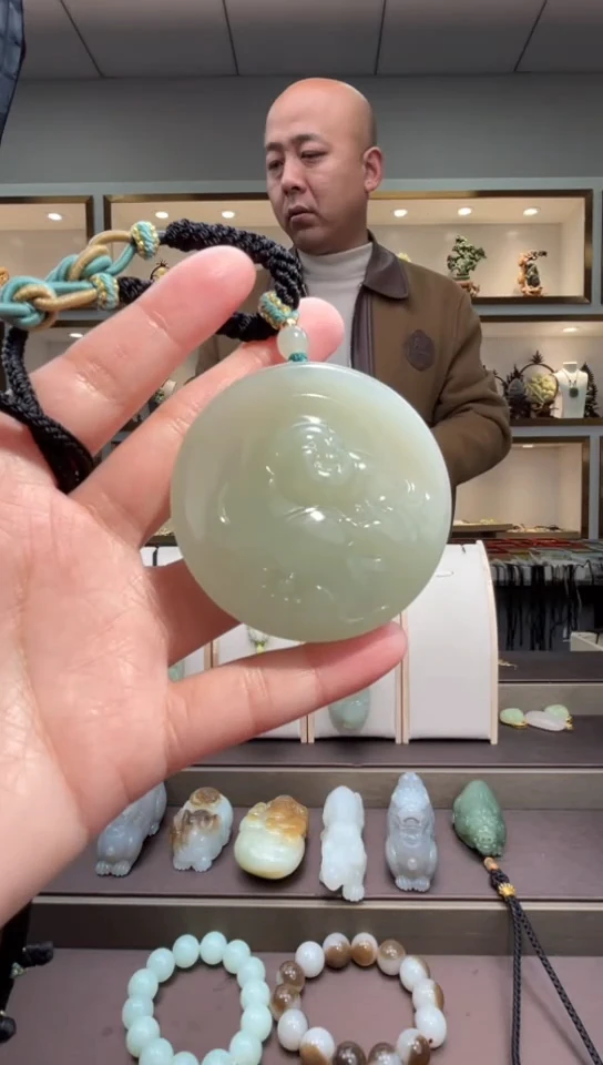 颈饰未镶嵌和田玉苏