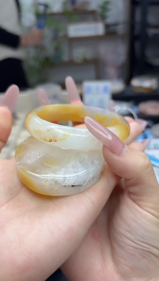【闪购商品】石英质玉手镯未镶嵌A123 (58圈赠送镯心)
