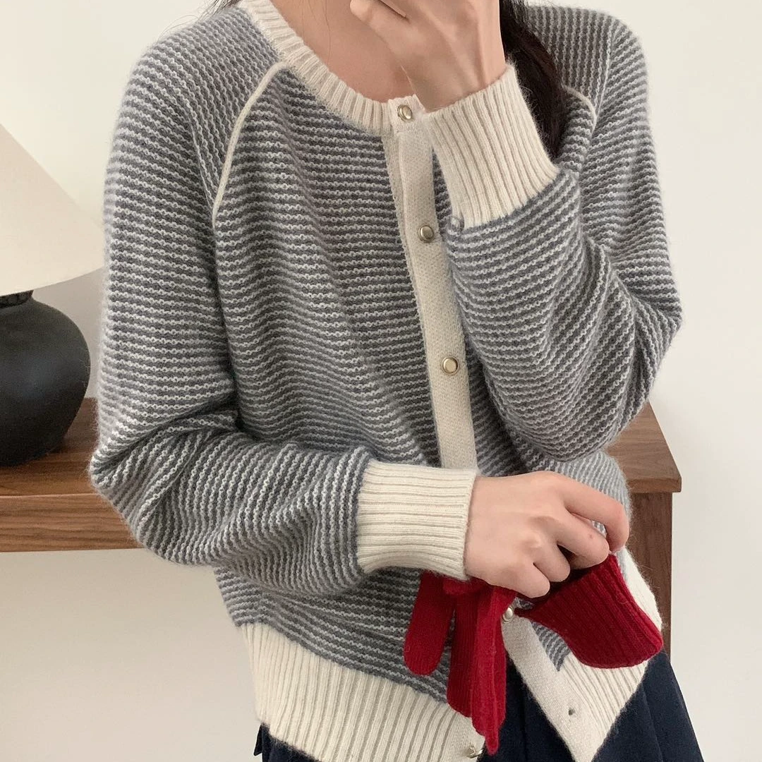 新款拼色条纹驼绒羊毛衫软糯圆领针织衫长袖开衫