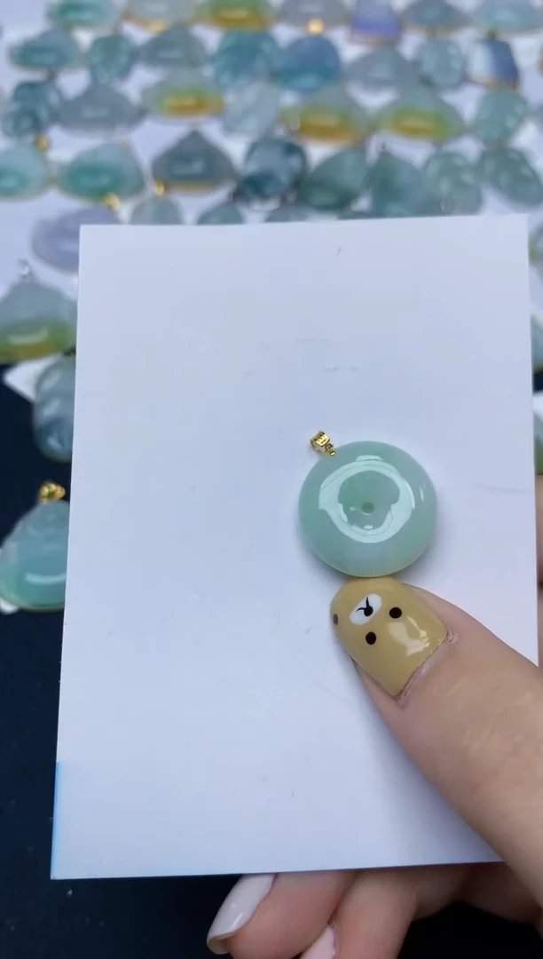 翡翠18K金镶嵌颈饰天然翡翠A货