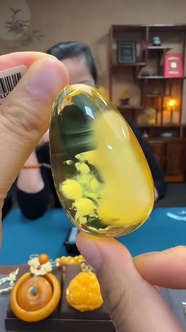 琥珀吊坠(不含链)未镶嵌天然保真蜜蜡水滴套装（送绳子）