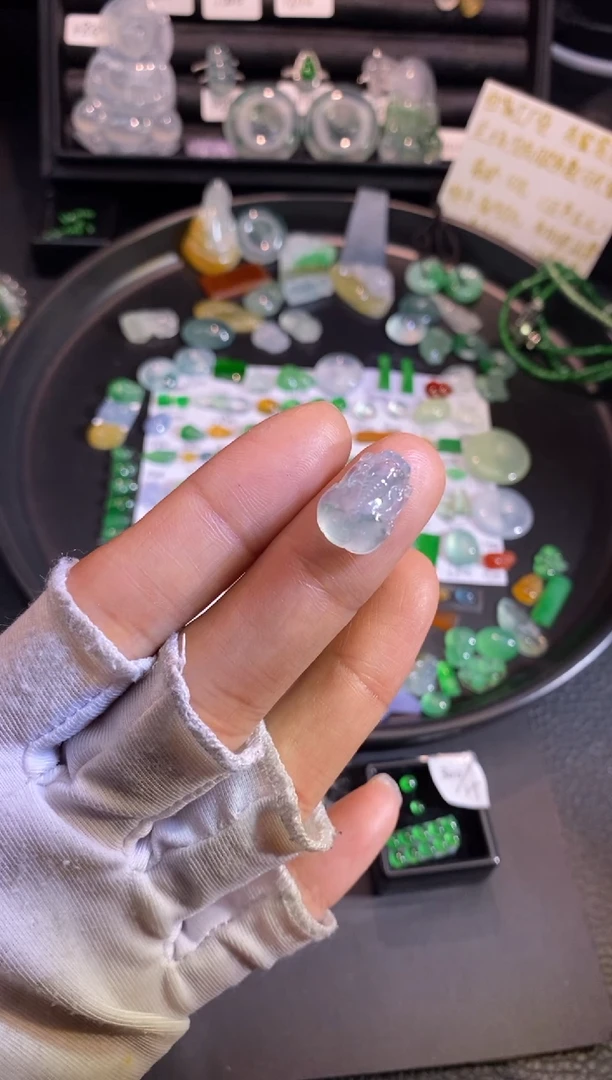 【闪购商品】翡翠挂件未镶嵌貔貅