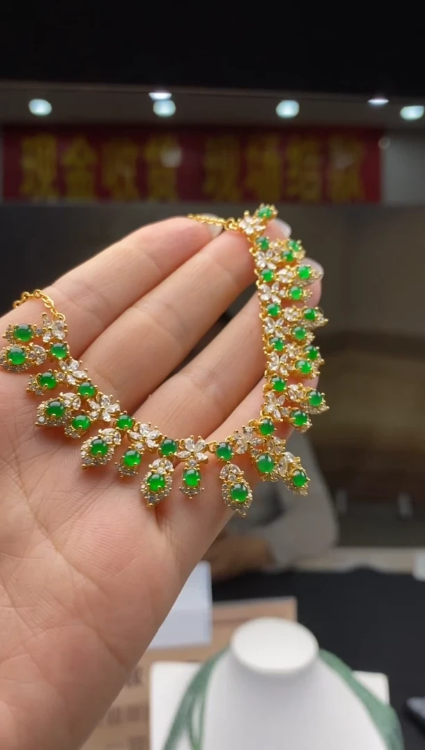 【闪购商品】翡翠颈饰未镶嵌********q52