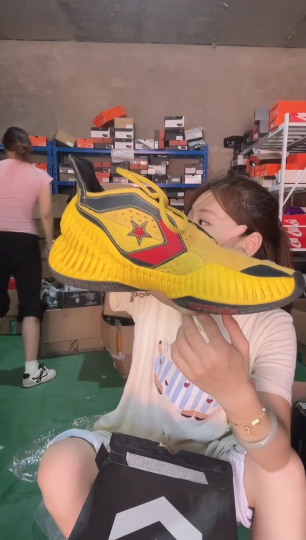 匡威瑕疵福利介意勿拍43-414