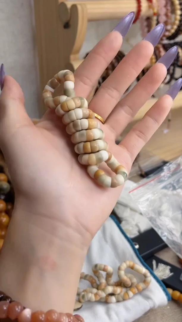 菩提根/象牙果手串白玉菩提马卡龙扭扭肠7mm双圈