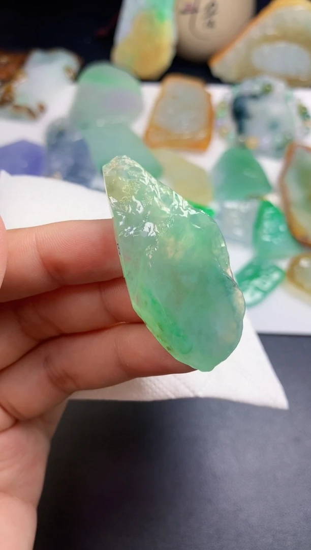 颈饰未镶嵌翡翠