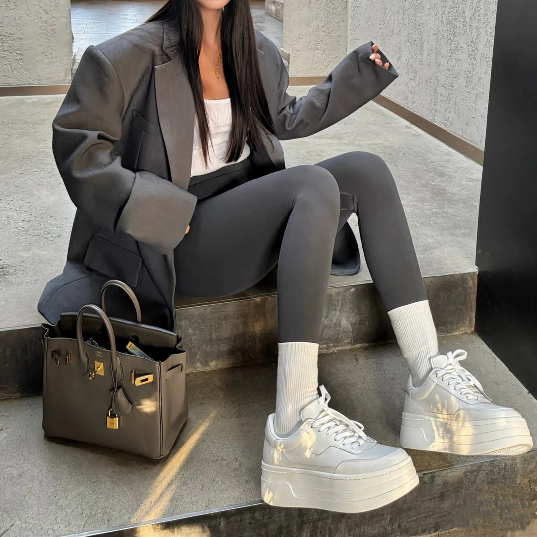 白水泥气质时尚百搭运动鞋