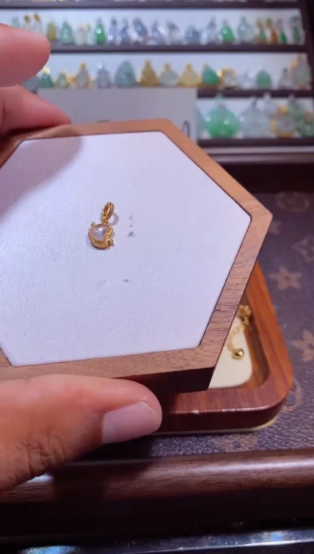 吊坠(不含链)18K金镶嵌翡翠11111111