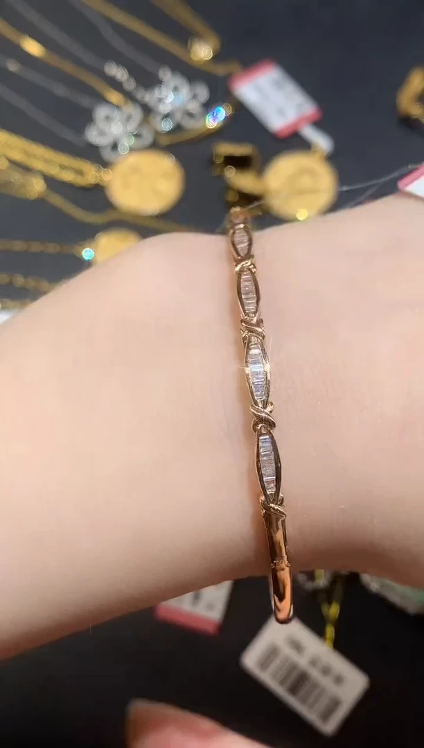18K金镶嵌手镯钻石D52|8800