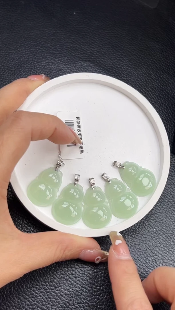 【闪购商品】翡翠颈饰18K金镶嵌YM1130-11 葫芦多样性发一