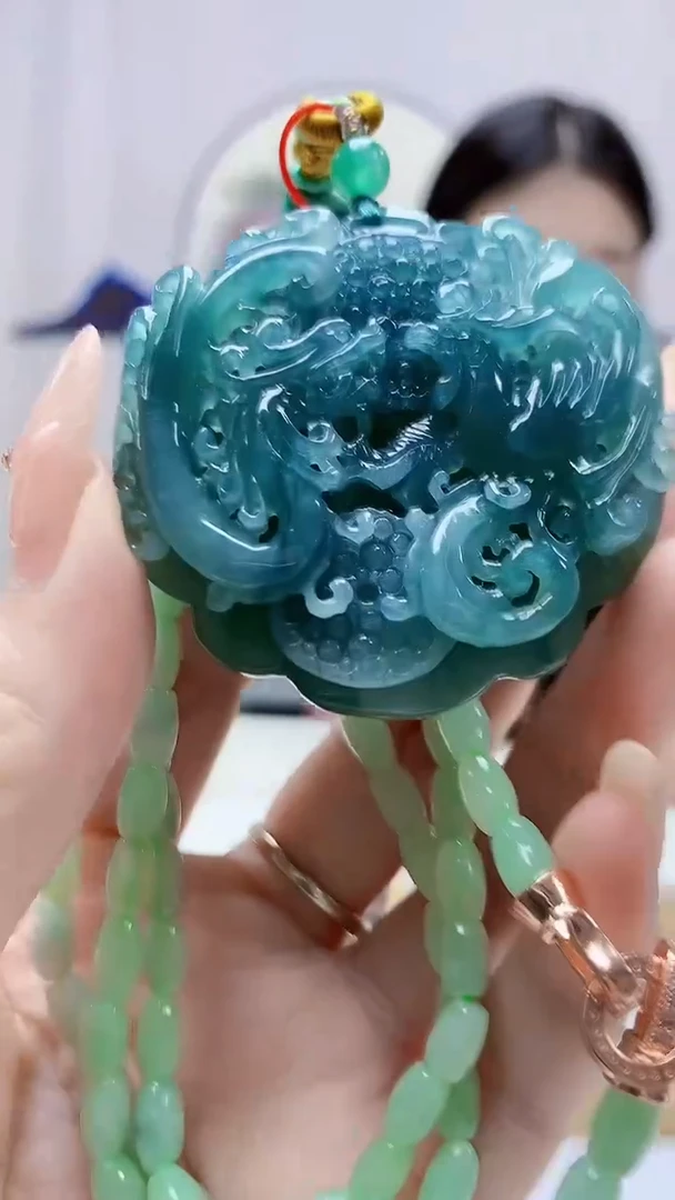 未镶嵌定制翡翠4812DD-毛货挂件赠珠链50