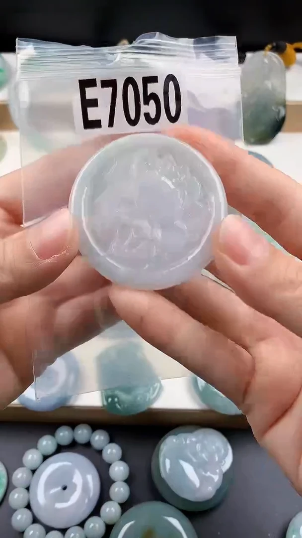 颈饰未镶嵌翡翠天然翡翠吊坠挂件