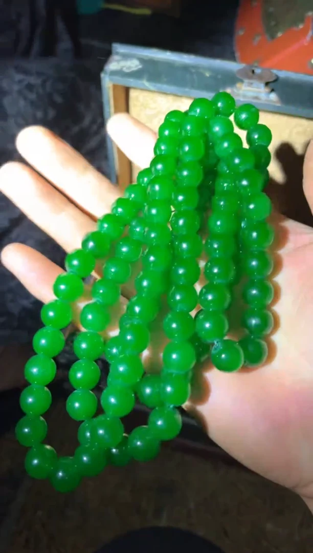 和田玉未镶嵌挂件满绿带棉絮项链一条