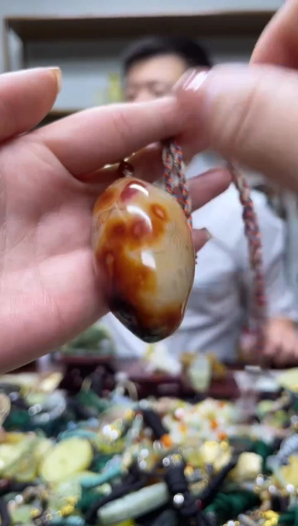 未镶嵌岫玉吊坠·